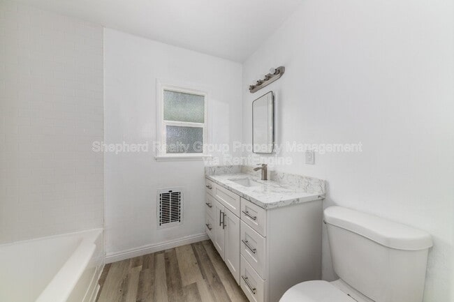 Building Photo - 742 W 36th St