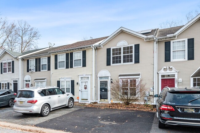Building Photo - 133 Creekside Ct