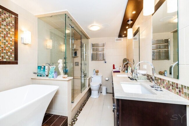 Building Photo - 2800 N Lake Shore Dr