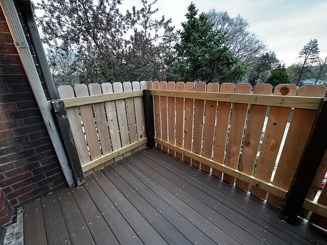 Building Photo - 1340 Brook St