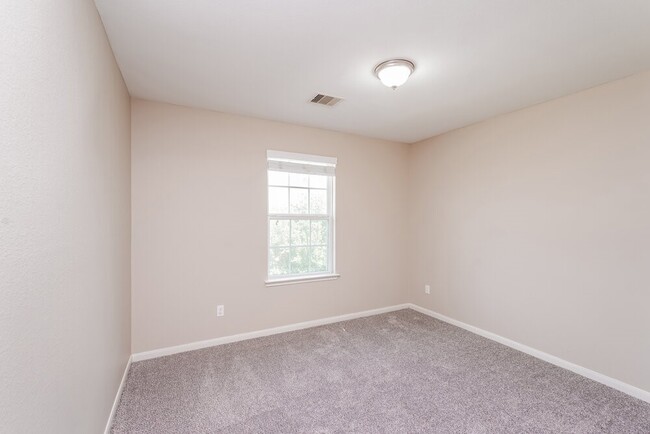 Building Photo - 21811 Octavia Way
