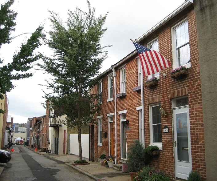 Primary Photo - 1010 Patapsco St