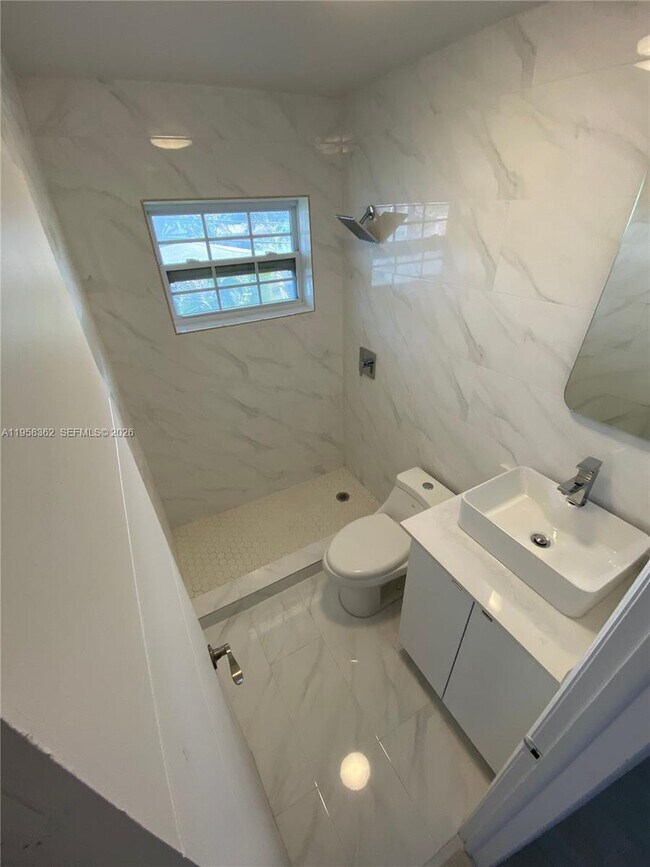 Building Photo - 3019 SW 68th Terrace