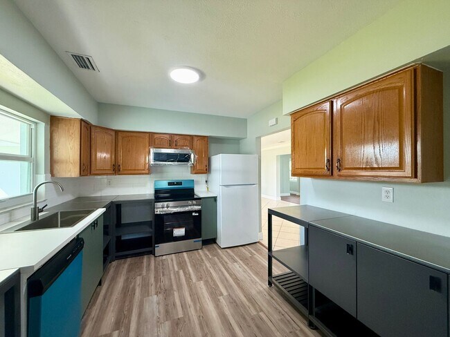 Building Photo - Four Bedroom Pool Home - Second Floor View...