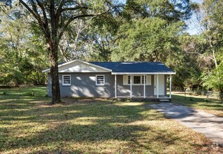 Building Photo - CUTE BUNGALOW