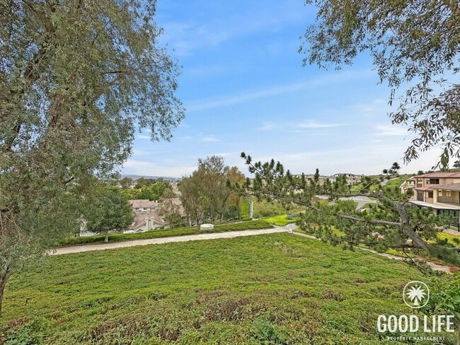 Building Photo - Fully Renovated End-Unit 3BD/2.5BA in Lake Forest with Views, Private Yard & 2-Car Garage