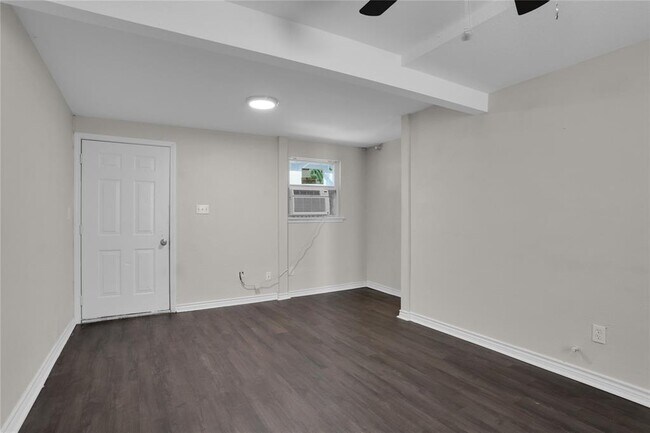 Primary Photo - 5623#1 Barremore St