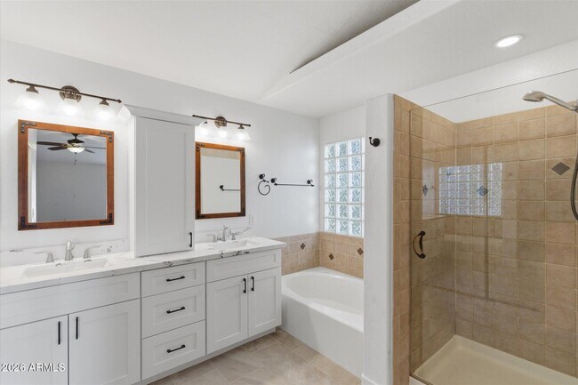 Building Photo - 14252 S 43rd Pl