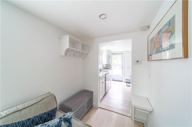 Building Photo - 85 Water St