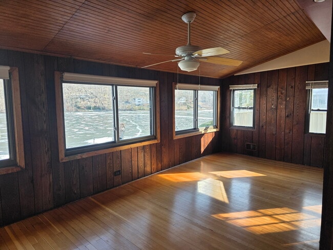 Building Photo - 23 Cedar Dr