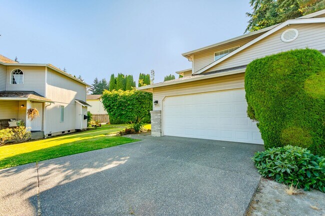 Building Photo - Spacious 3 Bed, 2 Bath Home with Garage & Large Yard in Puyallup!