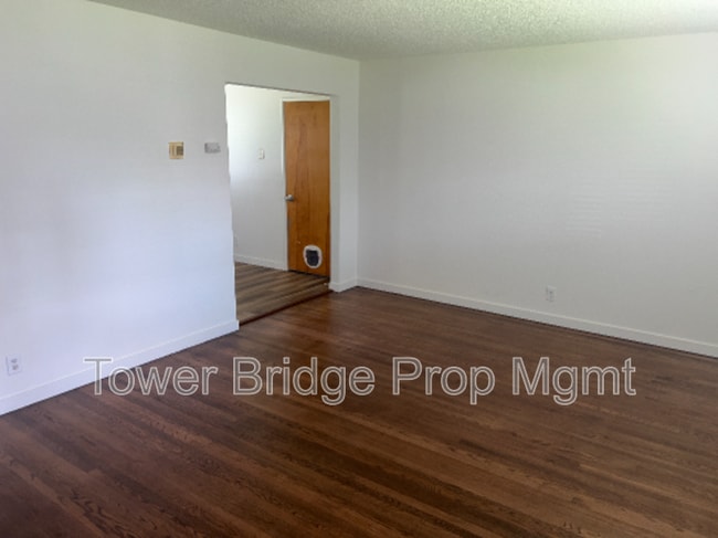 Building Photo - 8935 Leedy Ln