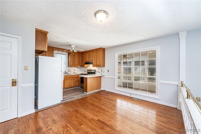 Building Photo - 7800 Tamarind Dr