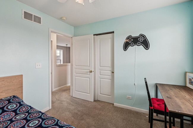 Building Photo - 25125 Rockwell Ln