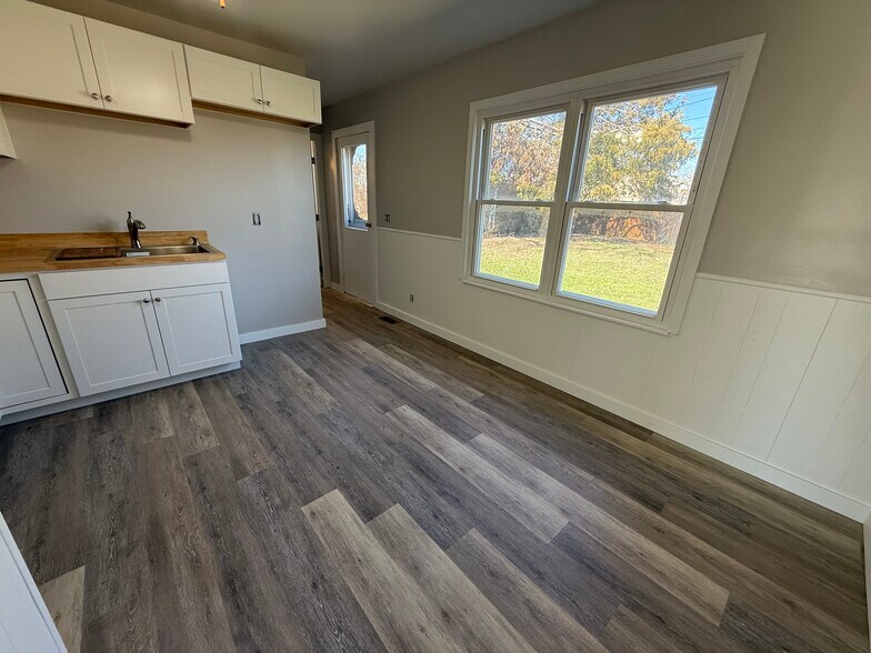 Building Photo - 317 Funston Ave