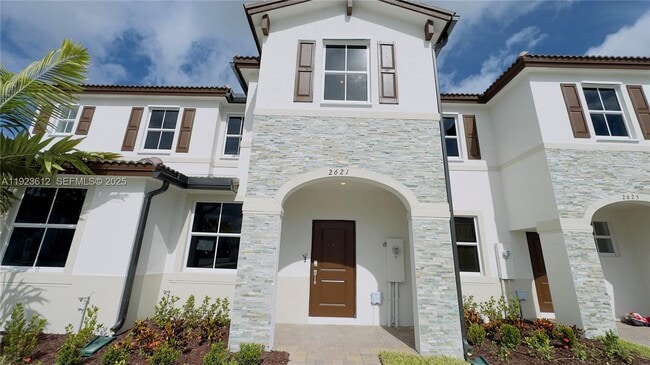 Building Photo - 2621 SE 27th Dr