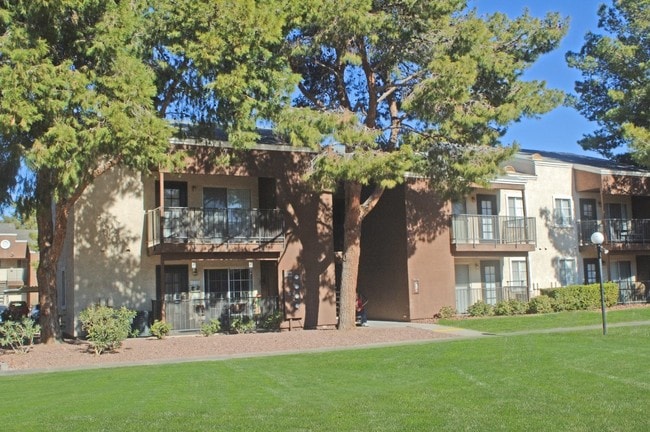 Building Photo - Emerald Bay