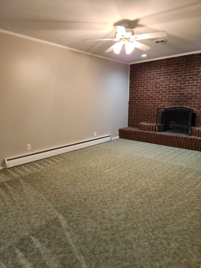 Building Photo - Welcome Home! Beautiful house in Lakewood!