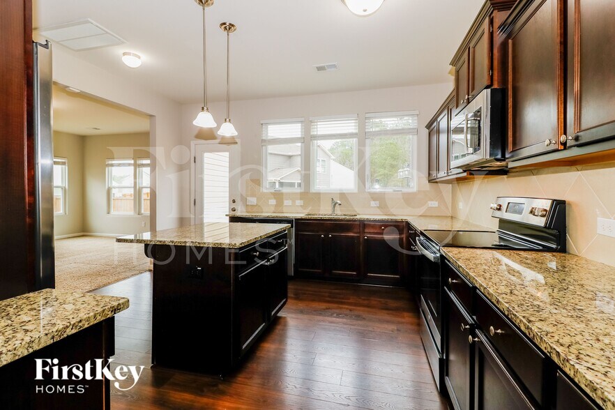 Building Photo - 104 Breeders Ct