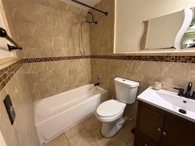 Building Photo - 3582 NE 171 St