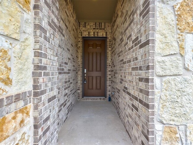 Building Photo - 1045 Arbor Acres Loop