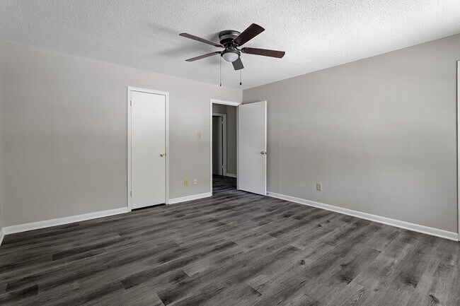 Building Photo - 7 Jadewood Ct