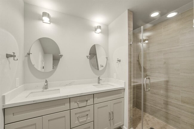 Building Photo - 10242 Bridgeland Ln