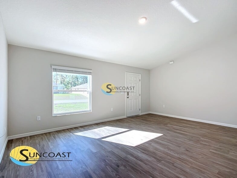 Building Photo - 9337 Bahia Rd