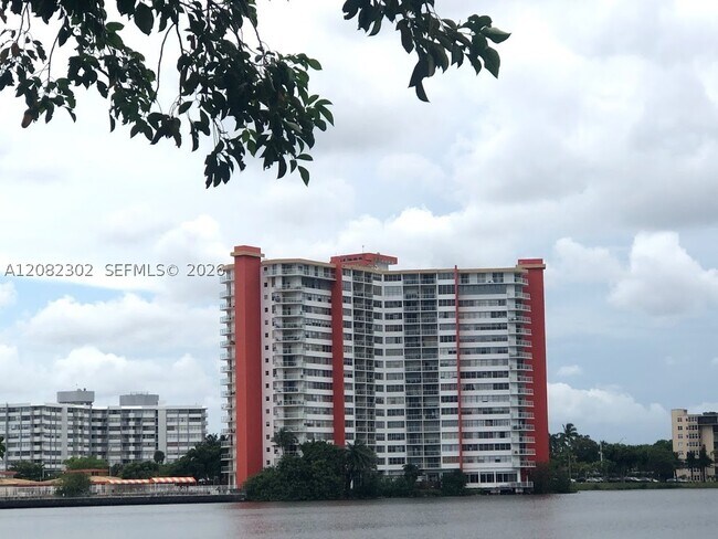 Building Photo - 1351 NE Miami Gardens Dr