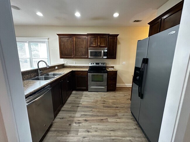 Building Photo - 152 Strickland Ave