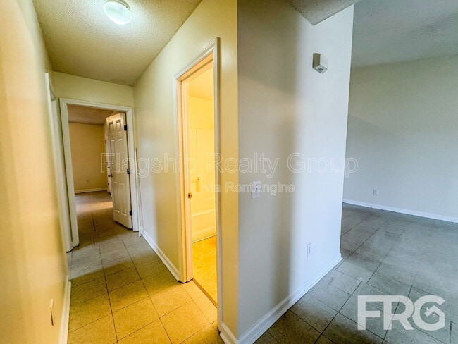 Building Photo - 3313 Parkway Ct