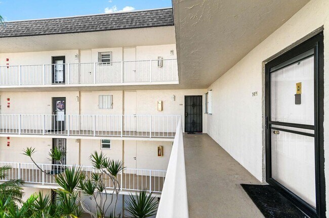 Building Photo - 3575 S Ocean Blvd