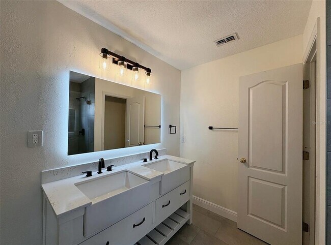 Building Photo - 15345 Harrowgate Way
