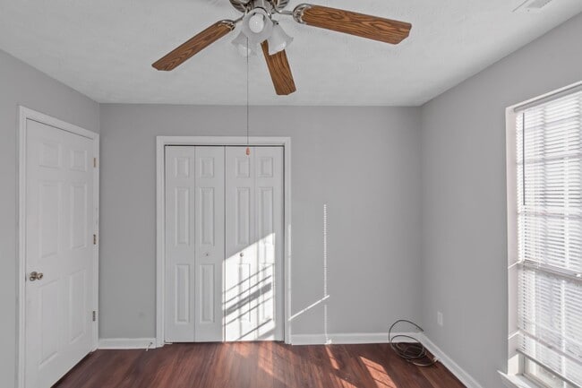 Building Photo - Spacious Home in Prime Location