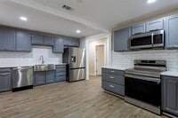 Building Photo - 840 Red Oak Ct