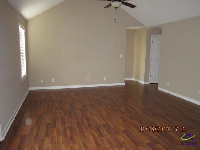 Building Photo - 135 Coronation Dr