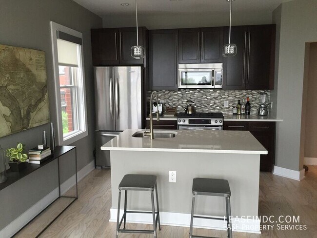 Building Photo - 2101 11th St NW