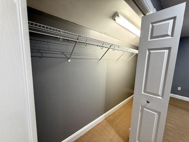 Building Photo - 98 Melrose Dr