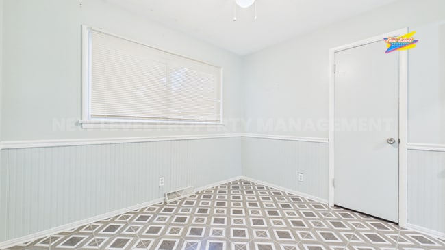 Building Photo - 6040 Hartford Dr