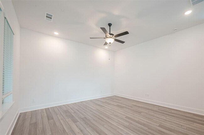 Building Photo - 15123 Parkland Canyon Dr