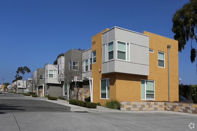 Primary Photo - Tesoro Grove Apartments