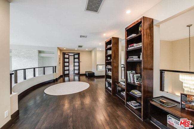 Building Photo - 11470 Dona Evita Dr