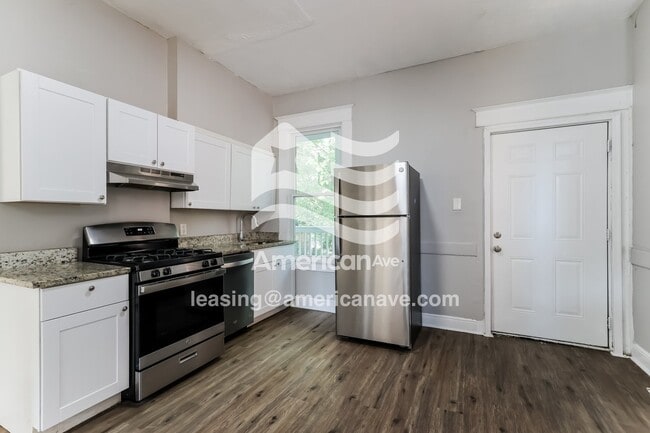 Building Photo - 664 S 38th St