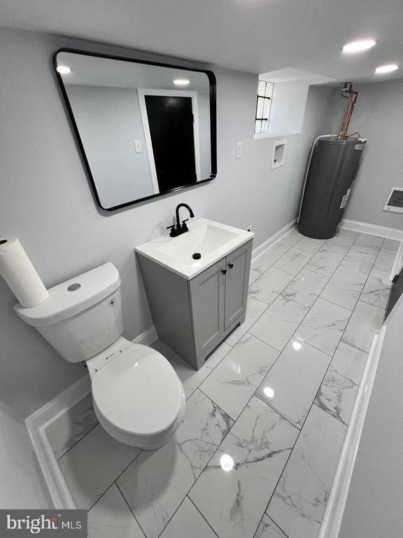 Building Photo - 6645 Vandike St