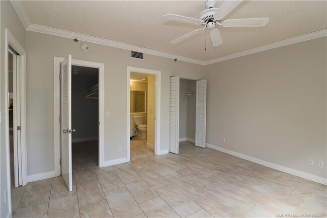 Building Photo - 2950 SE Ocean Blvd