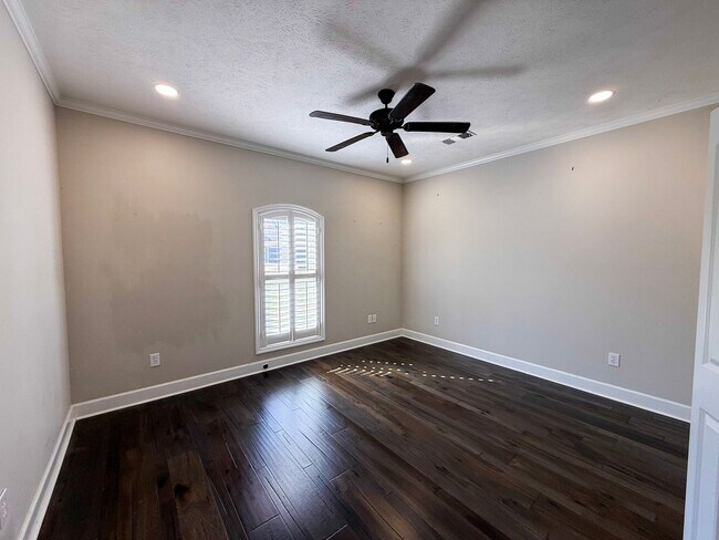 Building Photo - Beautifully Designed Home with Luxury Features – $2,400/Month