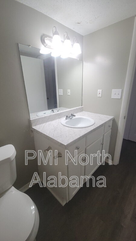 Building Photo - 906 Candlewood Dr NW