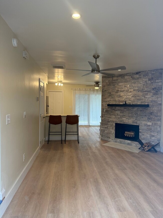 Building Photo - 104 Friar Ln