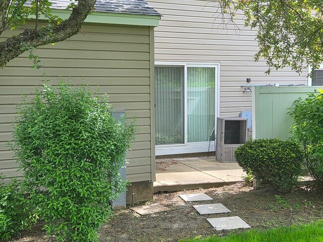 Building Photo - 1516 Normantown Rd