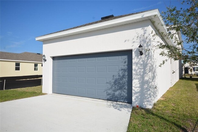 Building Photo - 5144 Firebush Dr